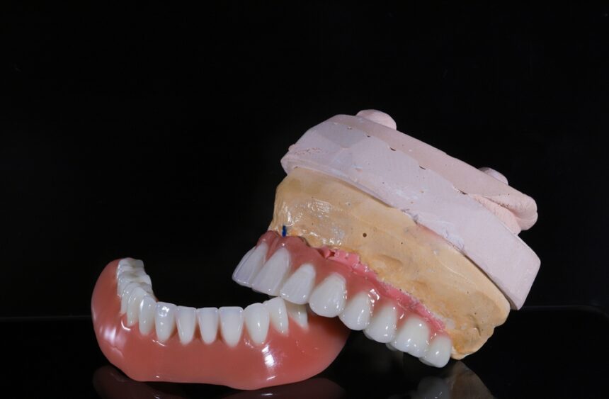 what is a hybrid denture